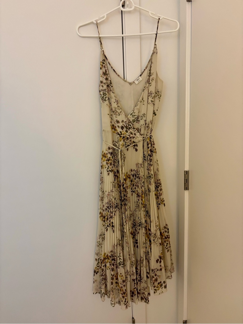 Aritzia Wilfred floral Beaune pleated wrap dress